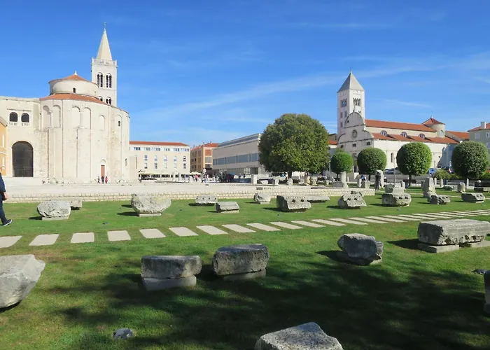 Gemuetliche Mit Terrasse By Interhome * Zára