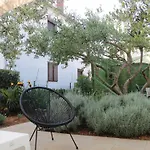 Gemuetliche Mit Terrasse By Interhome Апартаменты