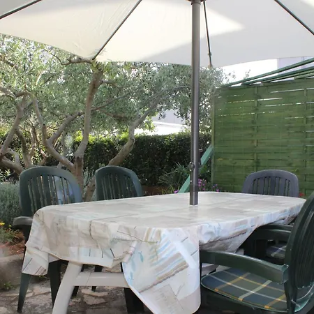 Apartamento Gemuetliche Mit Terrasse By Interhome Zadar