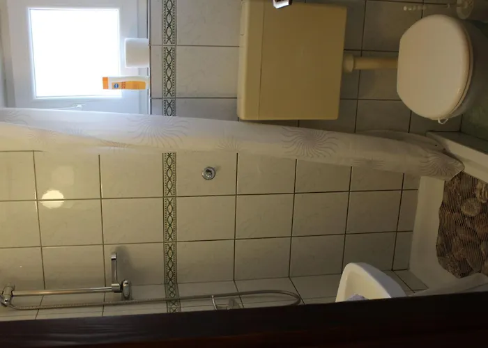 Apartamento Gemuetliche Mit Terrasse By Interhome *
