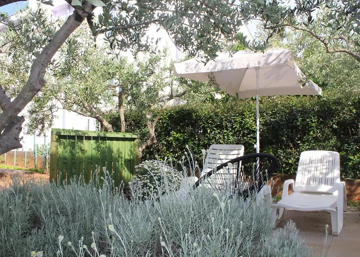 Gemuetliche Mit Terrasse By Interhome Διαμέρισμα