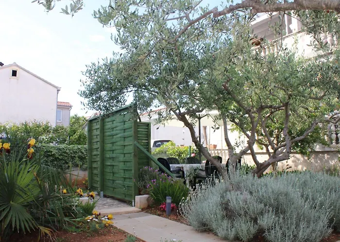 Gemuetliche Mit Terrasse By Interhome *